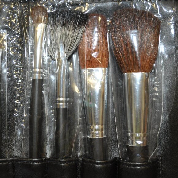 PROFESSIONAL MAKEUP BRUSHES - Picture 3 of 9